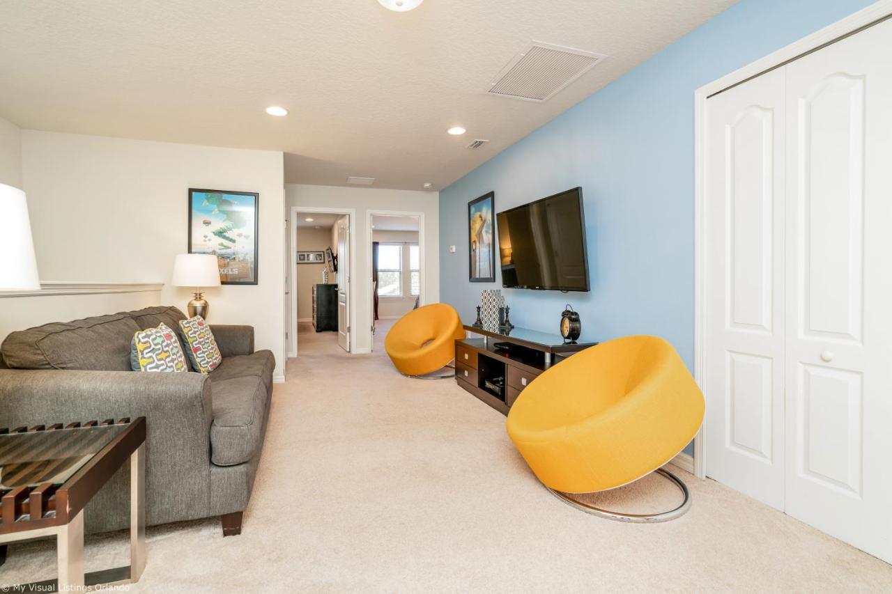 5-Bedroom Home With Private Pool -15 Mins From Disney- オーランド エクステリア 写真